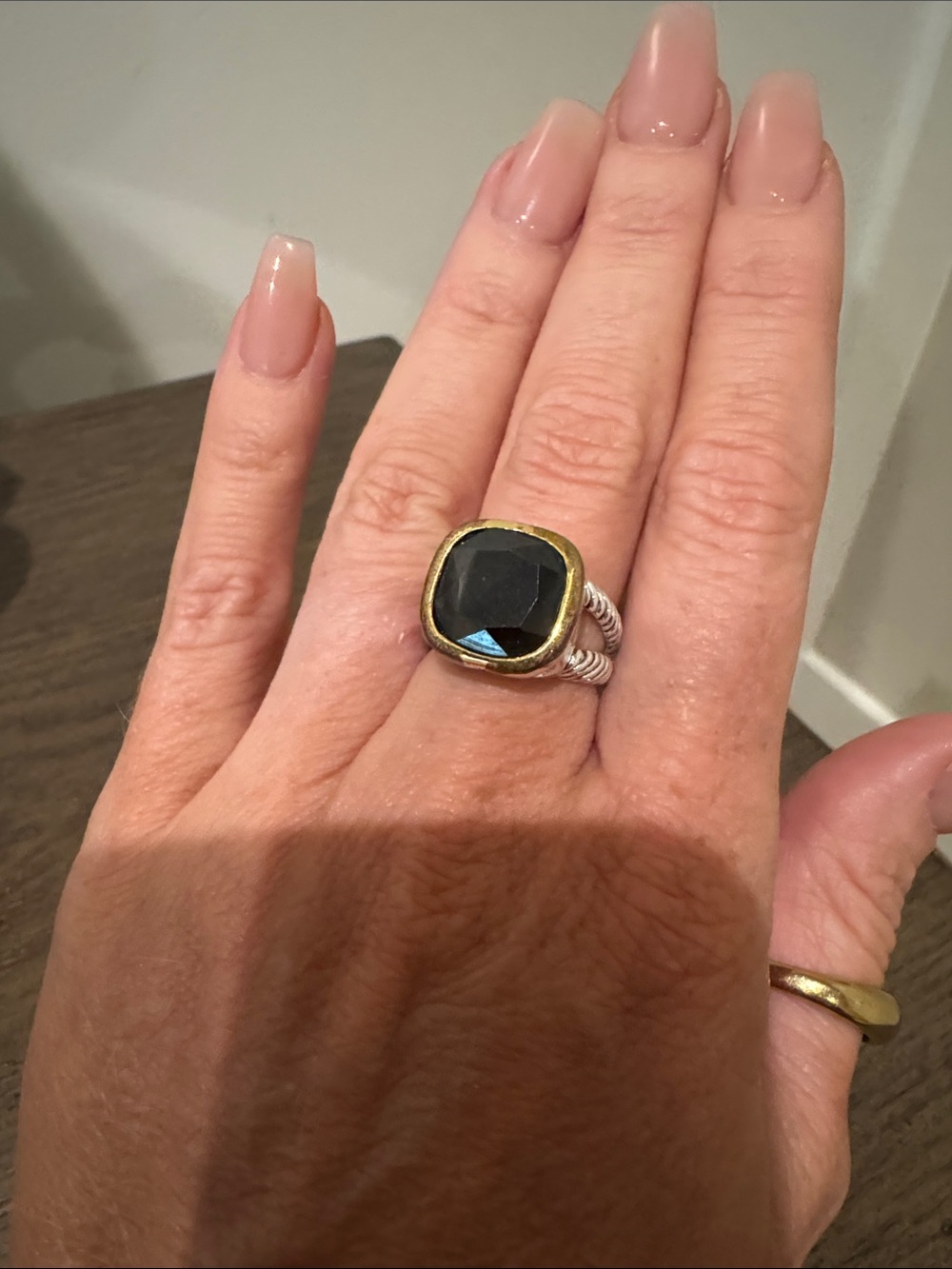 Elegant Black Stone Gold-Trim Fashion Ring David Y looking
